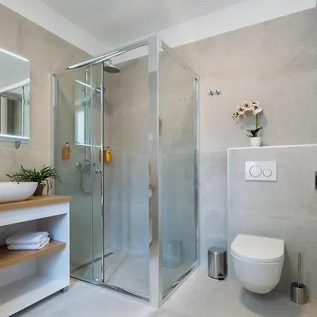 2m Exclusive 자다르